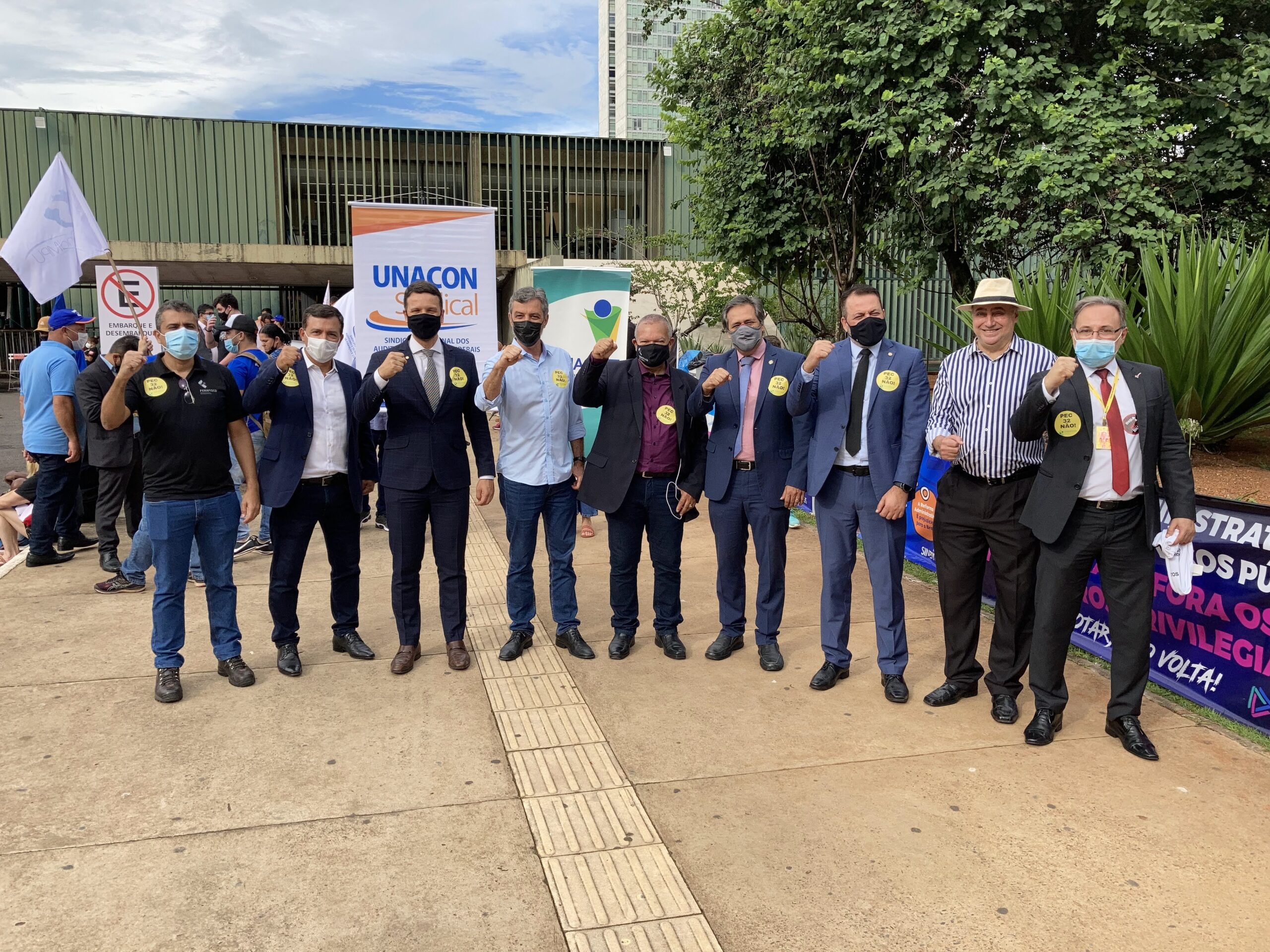 PEC 32: SindPFA participa de ato em celebração pela vitória dos servidores