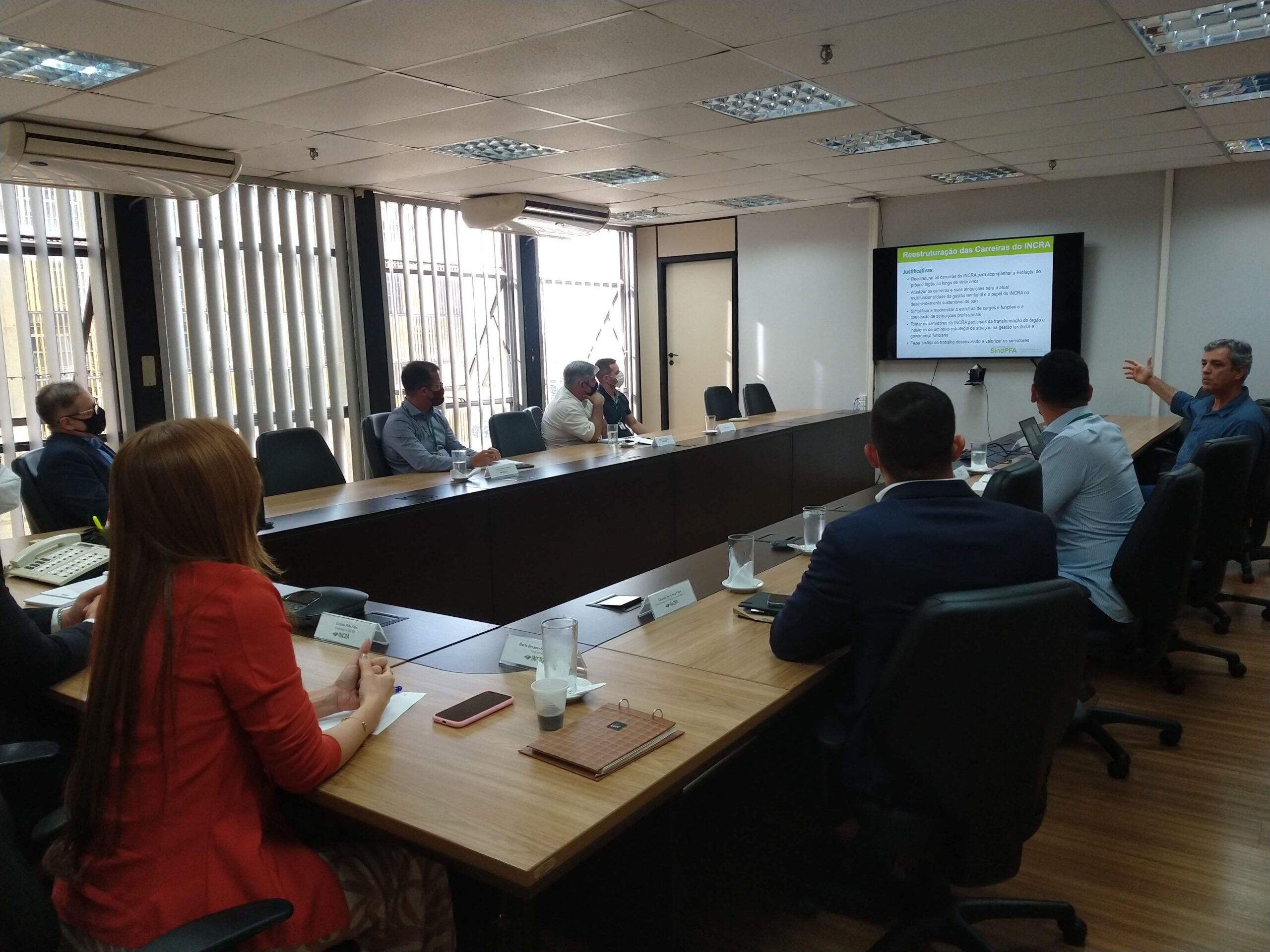 SindPFA discute reestruturação de carreiras com o INCRA